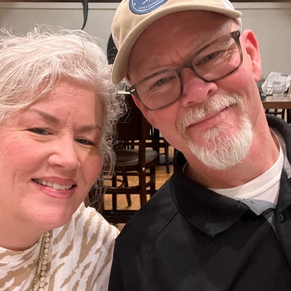 Meet your Posher, Gloria - Picture 2 of 15